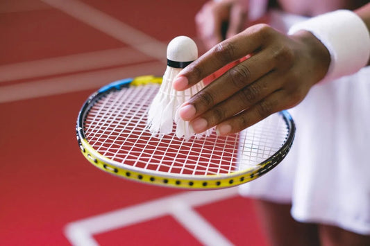 Comment bien servir au badminton ?